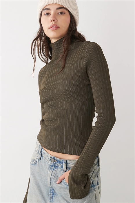 Свитер с высоким воротником артикул 151780115