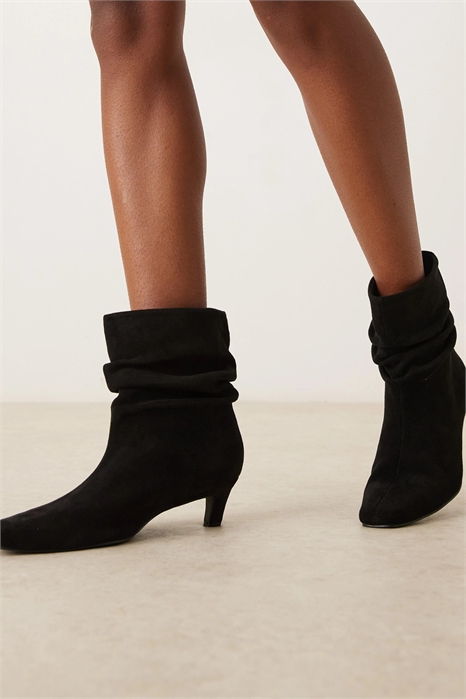 Ботильоны до середины лодыжки на низком каблуке с рюшами артикул 147662620