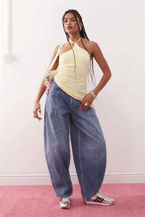 Топ с асимметричным вырезом за шеей артикул 147085454