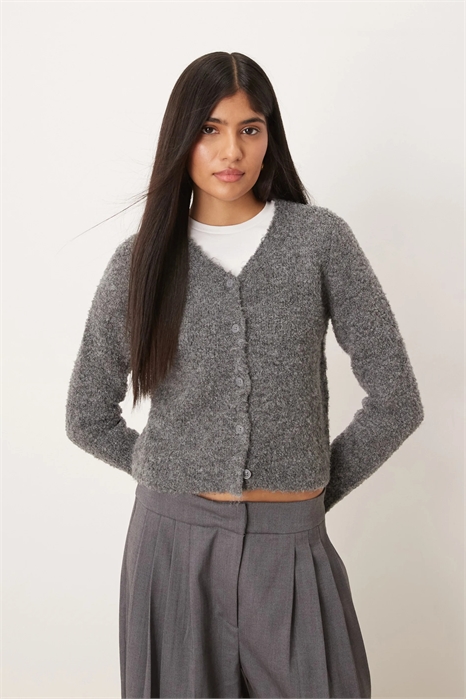 Кардиган из букле с облегающим вырезом артикул 142116045