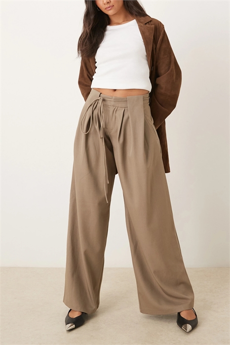 Брюки с завязкой на талии и широкими брючинами от Rivela артикул 150703650