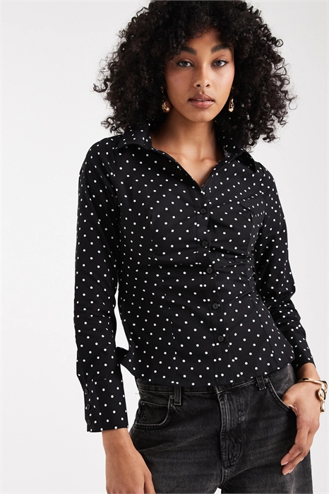 Рубашка-приталенка из поплина артикул 150037022