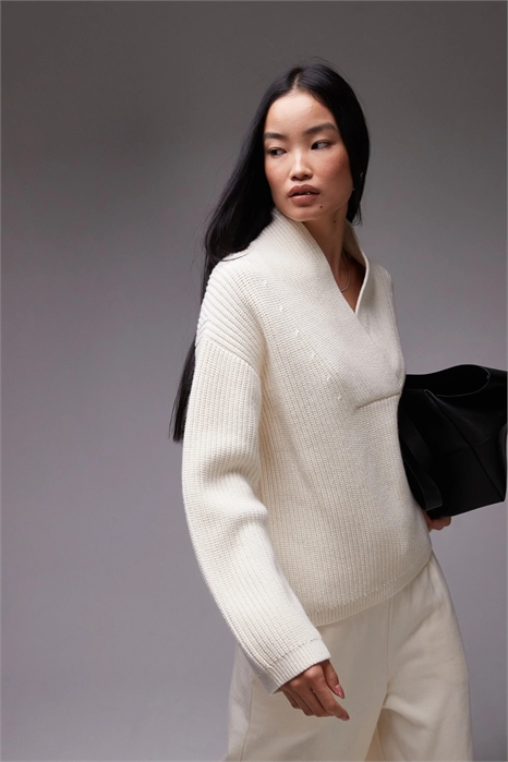 Свитер свободного кроя из смешанной шерсти с ребристой вязкой и воротником-шалью артикул 137513667