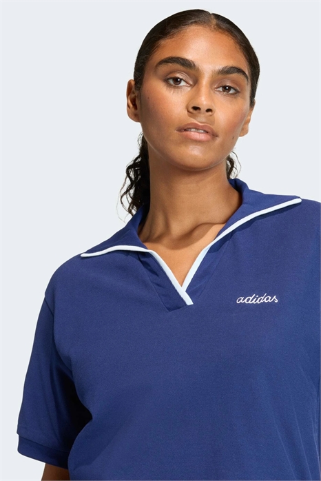 Незаменимый элемент сезонного гардероба — поло ColorPop с вышитым рисунком артикул 153897862