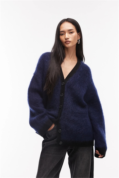 Оверсайз-кардиган из смеси шерсти и мохера с контрастными карманами артикул 154340375