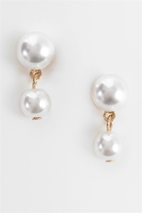 Сережки-гвоздики с двумя подвесками из искусственного жемчуга артикул 155336031