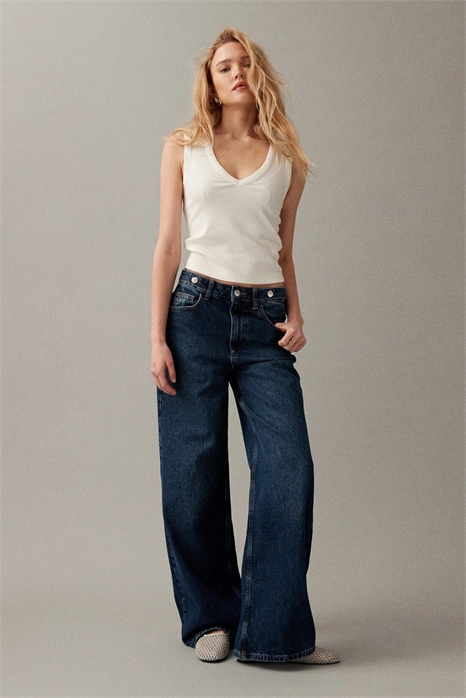 Джинсы со средней посадкой и затягивающимся поясом сзади артикул 154328512