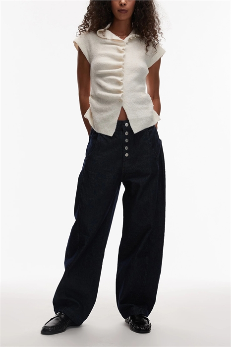 Джинсы с широкими брючинами и застежкой на пуговицах артикул 150969730