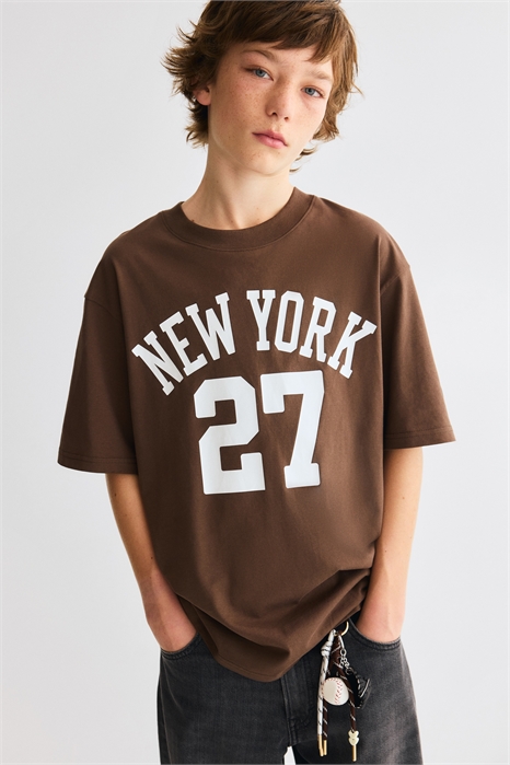 Свободная футболка с принтом артикул 1324030012