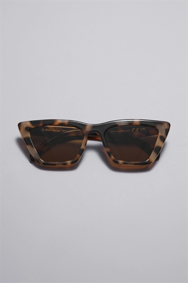 Квадратные солнцезащитные очки Cateye