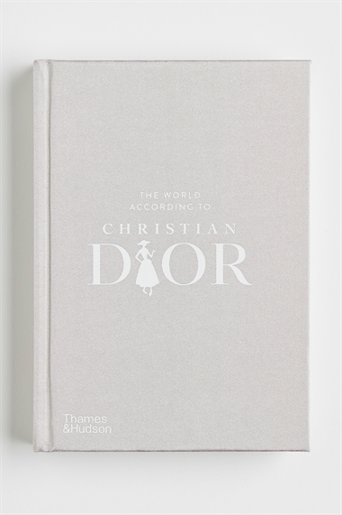Книга "The World According to Christian Dior"