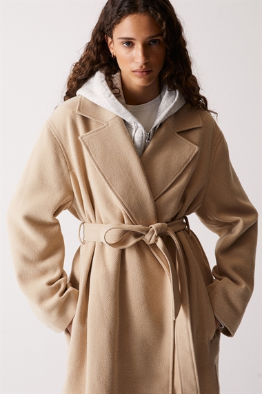 Пальто с галстучным поясом