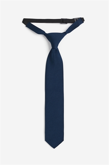 Завязанный галстук