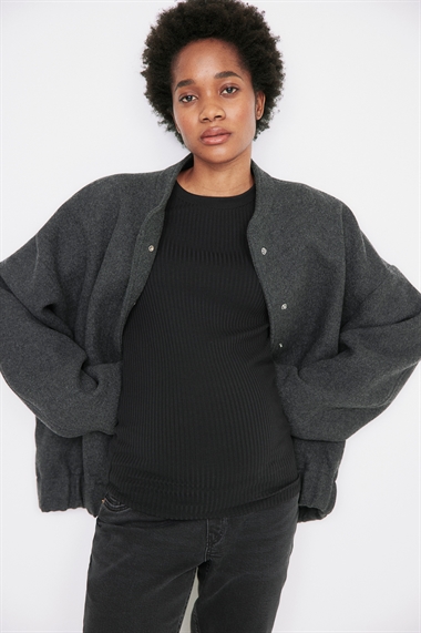 Трикотажный пуловер для беременных MAMA