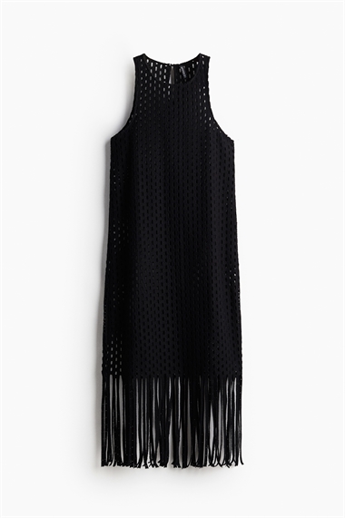 Трикотажное платье в стиле вязания крючком с отделкой бахромой