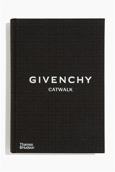 Книга "Givenchy Catwalk"