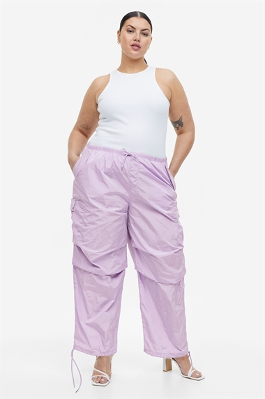 Нейлоновые парашютные брюки H&M+