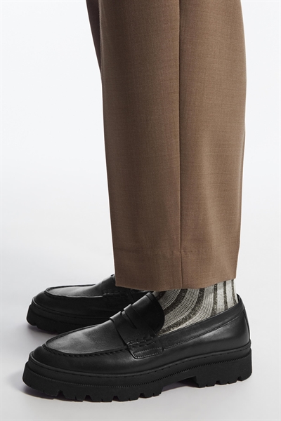 Шерстяные носки с ребристой поверхностью