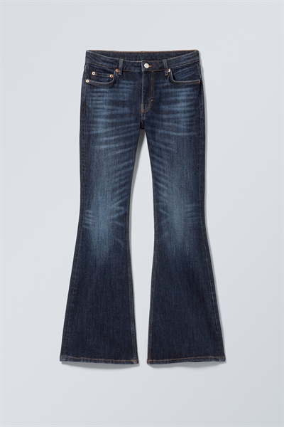 Расклешенные джинсы с низкой талией