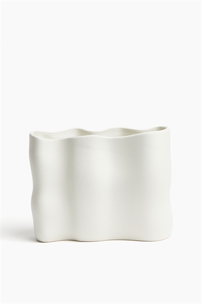 Широкая керамическая ваза