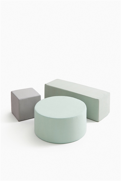 Набор из 3 игровых пуфов артикул 1242248001