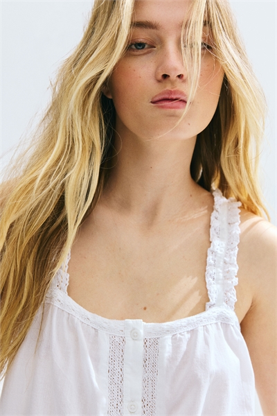 Топ на бретельках с кружевными деталями 1281805001