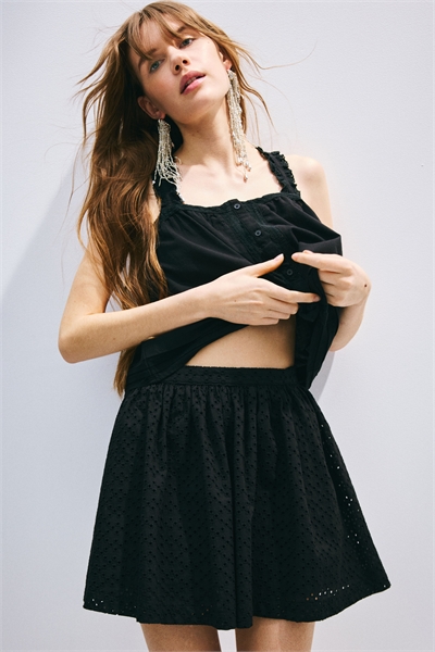 Топ на бретельках с кружевными деталями 1281805002