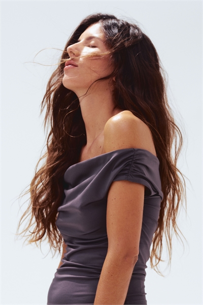 Топ с драпировкой на плечах 1290228001