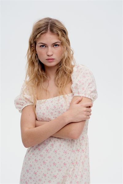 Хлопковое платье с пышными рукавами 1275443002