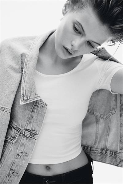 Футболка с обрезанным вырезом 1267017004