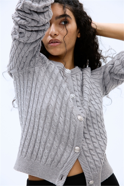 Трикотажный кардиган с узором косами 1264094001