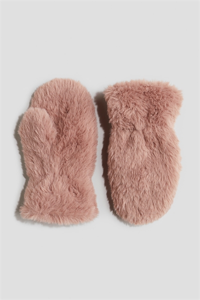 Пушистые варежки 1207559005