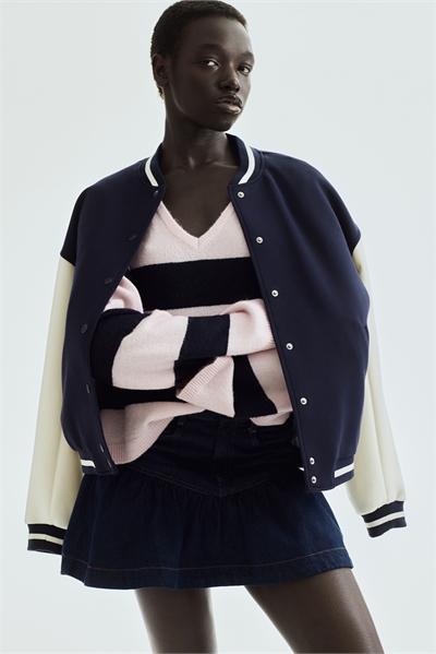 Джемпер с V-образным вырезом из тонкой вязки 1262846006