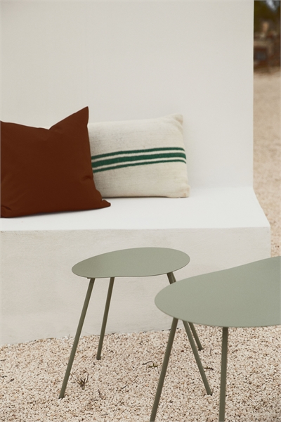 Набор металлических приставных столиков 1221137004