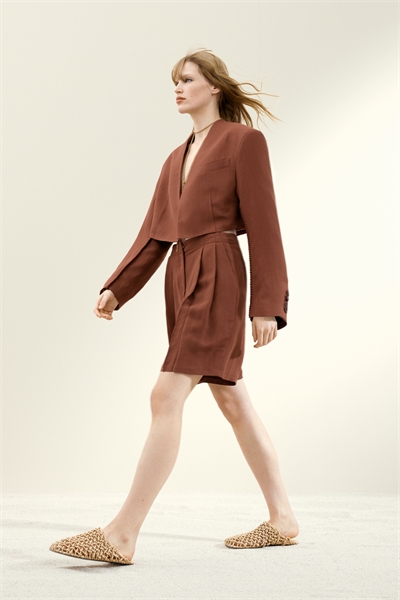 Шорты-бермуды из льняного бленда 1270840001