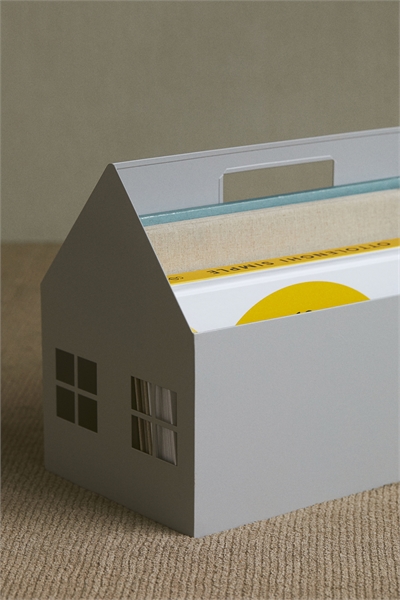 Шкаф для хранения книг в форме домика 1200109002