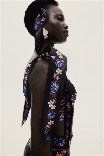 Приталенный топ на завязках 1273379001