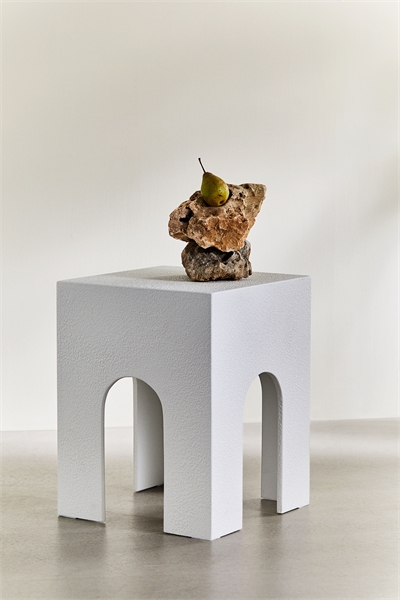 Деревянный приставной столик 1263243001