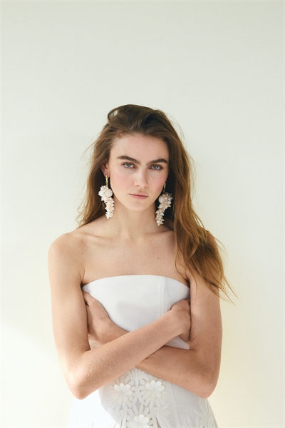 Платье-бандо с аппликацией 1285158001