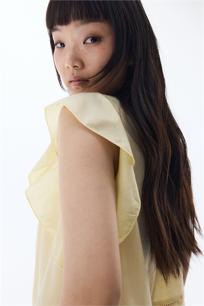 Блузка с воланами на рукавах 1272637008