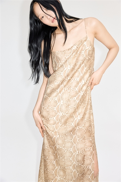 Платье на бретелях 1289184001