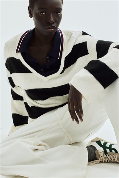 Джемпер с V-образным вырезом из тонкой вязки 1262846008