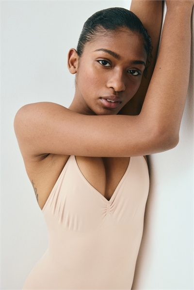 Скульптурирующий слип твердой формы 1260466002