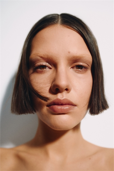 Губная помада Sheer Brilliance 1222113014