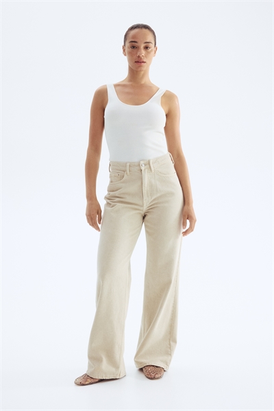 Широкие ультравысокие джинсы с фигурной посадкой 1236089009