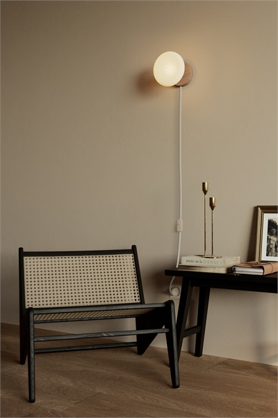 Деревянная лампа с лампочкой и вилкой 1315917001