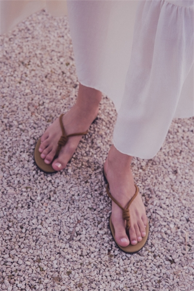 Шлепанцы с узелками 1284148003