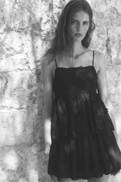 Топ на бретельках с аппликацией 1285102002