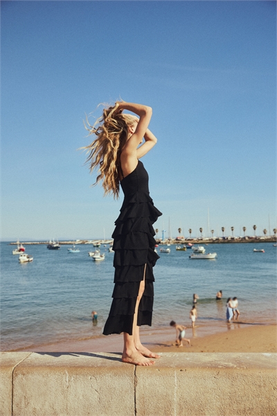 Платье на бретелях с воланами 1293137001