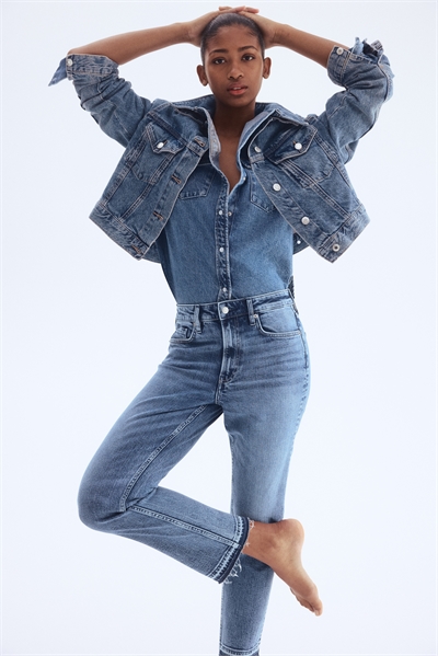 Зауженные прямые джинсы с высокой лодыжкой 1222676015